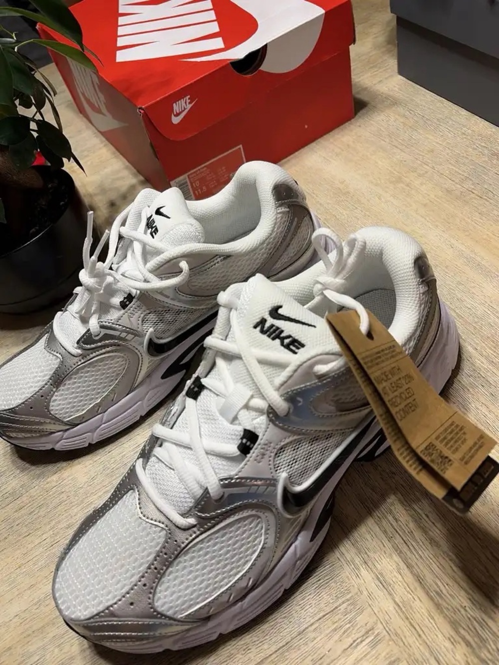 Nike White and Silver Mesh Running Sneakers